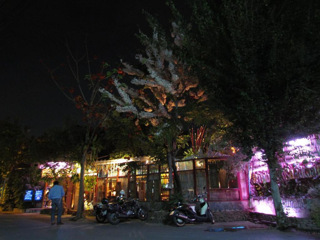 Santitham Guest House Chiang Mai Bagian luar foto