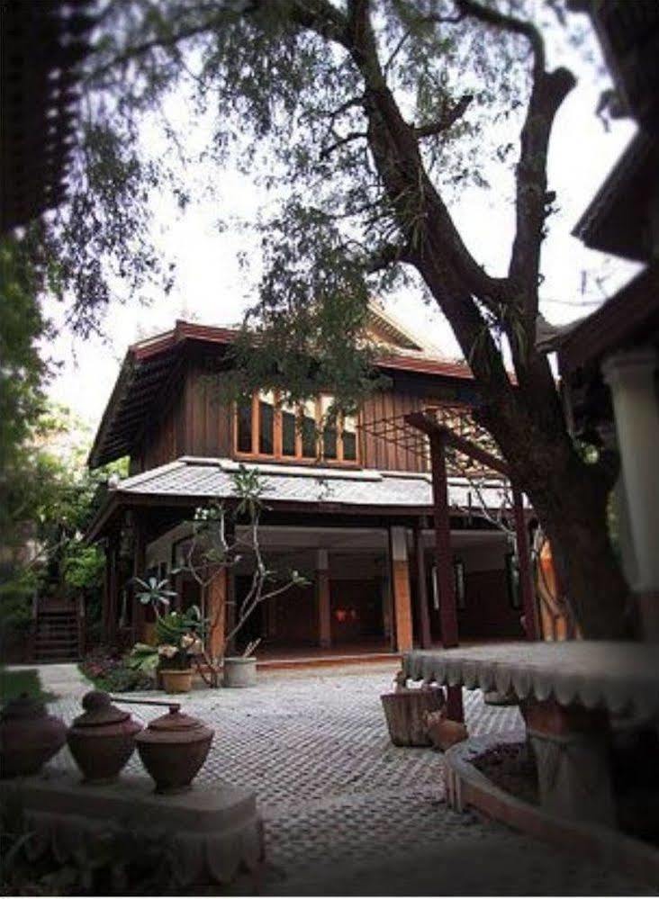 Santitham Guest House Chiang Mai Bagian luar foto