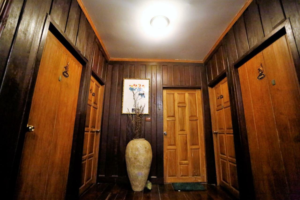 Santitham Guest House Chiang Mai Bagian luar foto