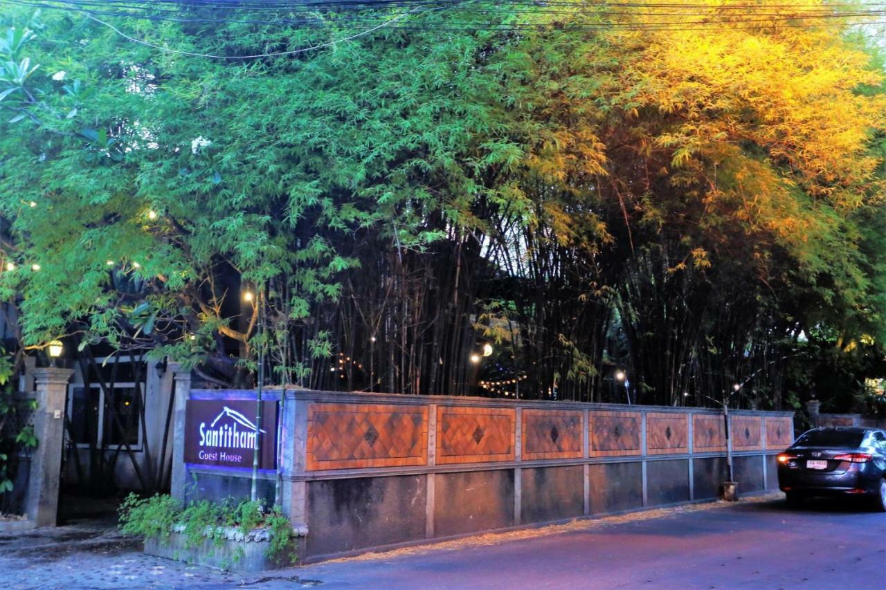 Santitham Guest House Chiang Mai Bagian luar foto