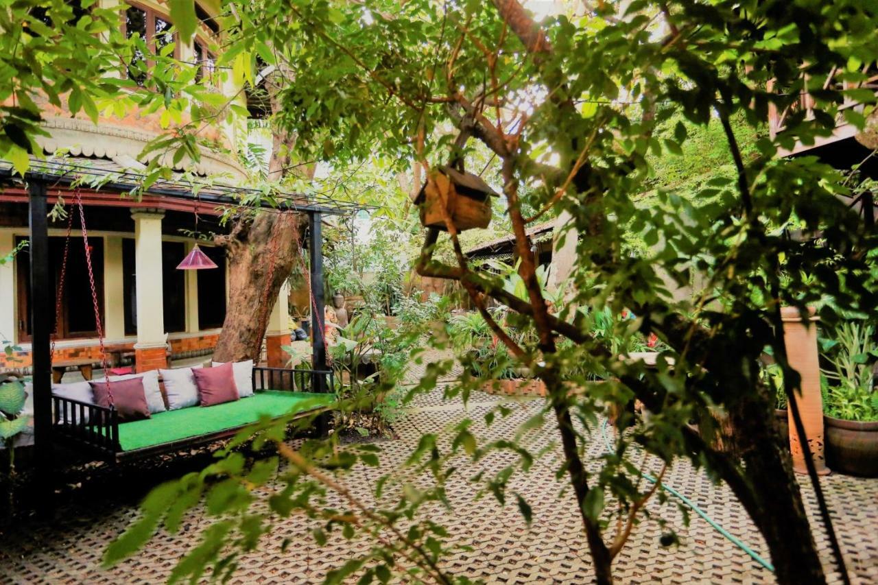 Santitham Guest House Chiang Mai Bagian luar foto