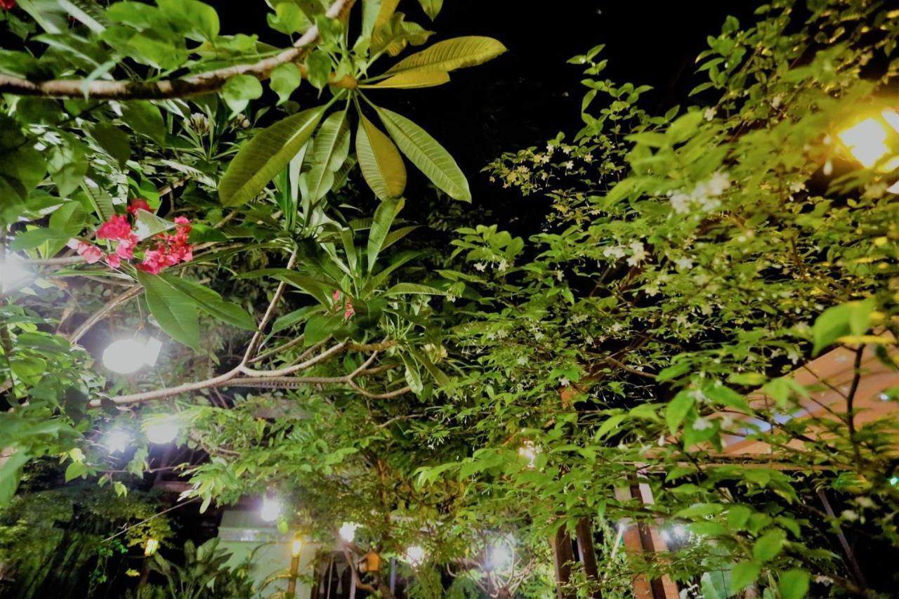 Santitham Guest House Chiang Mai Bagian luar foto